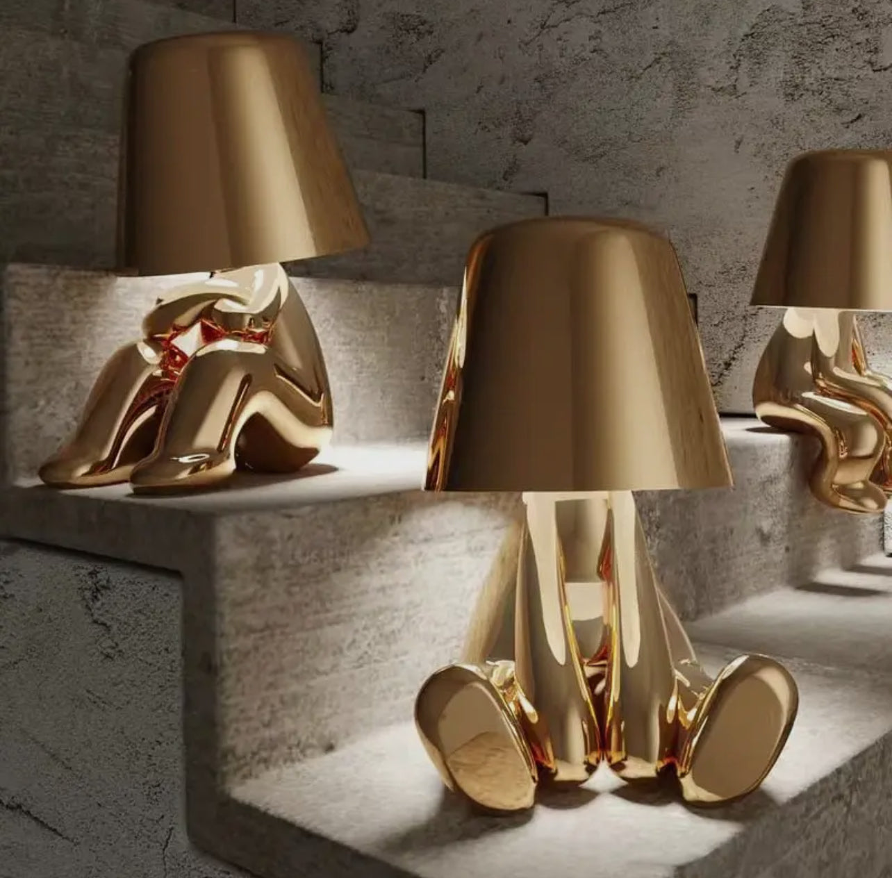Thinker Golden Lamp